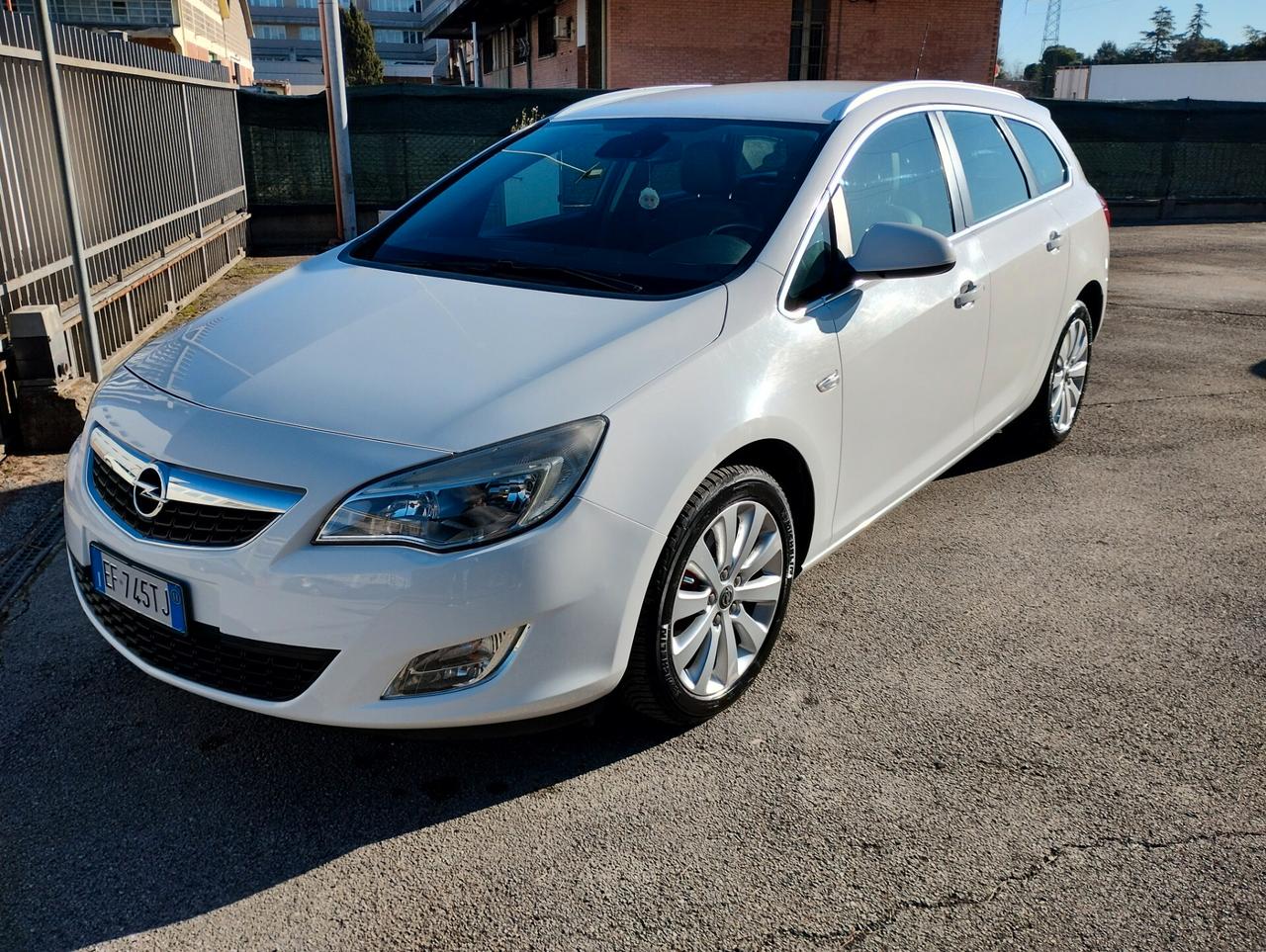 OPEL ASTRA J 1.7 CDTI 125CV Sport Tourer Cosmo 2011