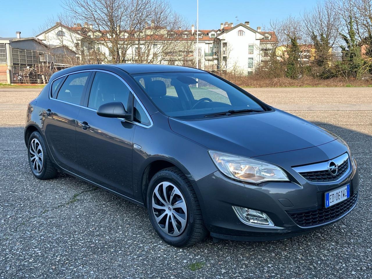 Opel Astra 1.4 Benzina Euro 5 no limiti circolazione