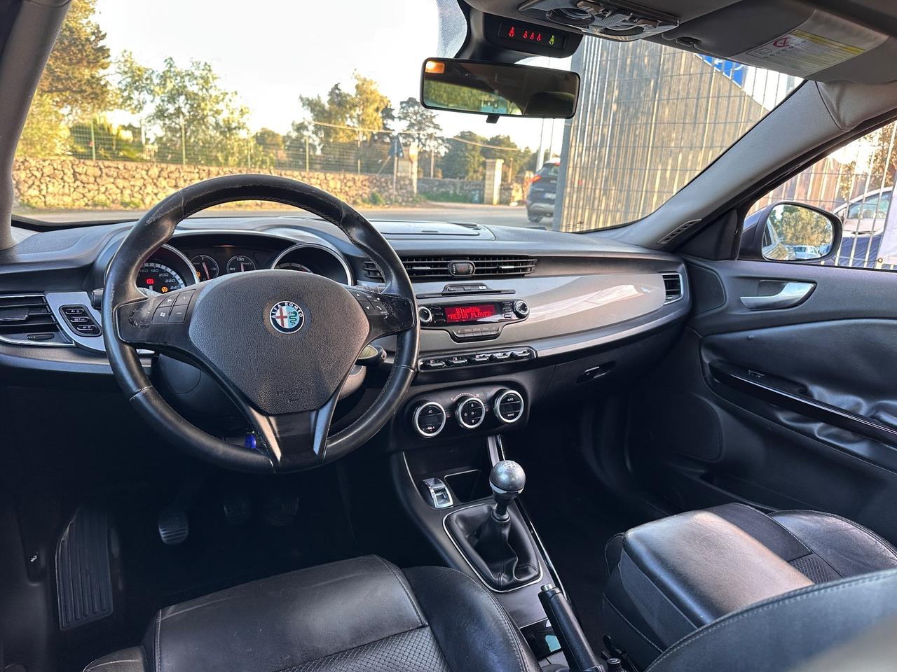 Alfa Romeo Giulietta 1.6Jtdm Distinctive-2011