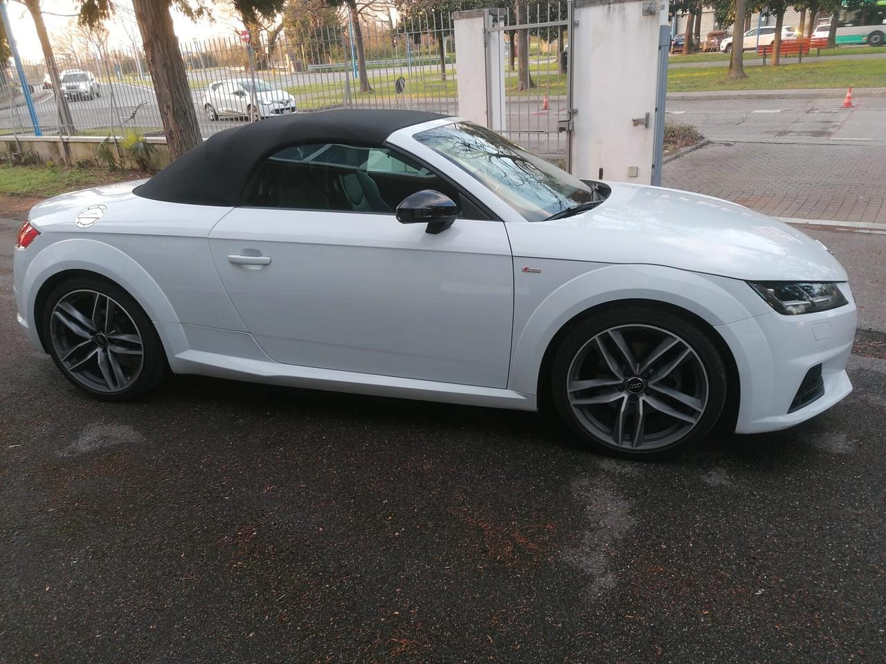Audi TT Roadster 1.8 TFSI S tronic Design