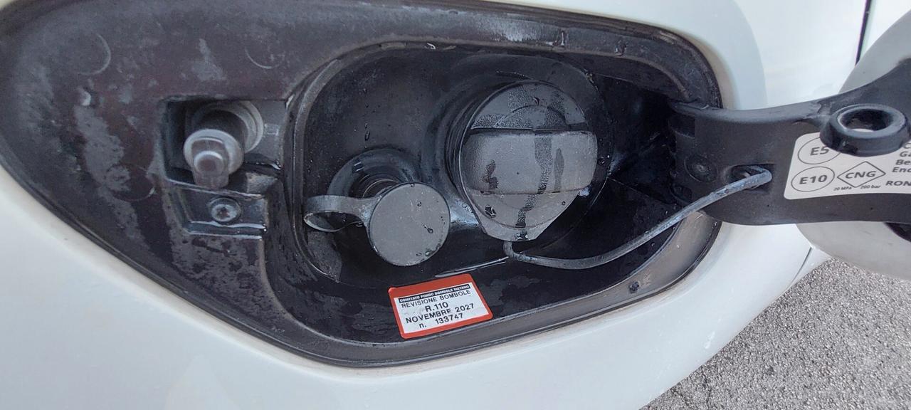 GOLF 7,5 CAMBIO AUTOMATICO DSG 1,5 METANO 130 CV NAVI TELEFONO SENSORI IMPECCABILE