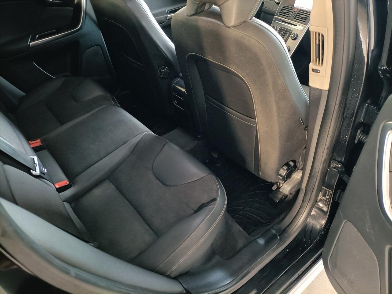 Volvo XC 60 D4 AWD CV 163 Geartronic Summum 06/2012