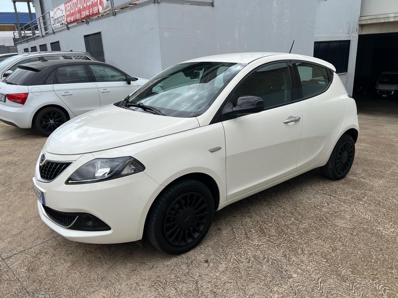Lancia Ypsilon 1.0 Hybrid Gold | 2022