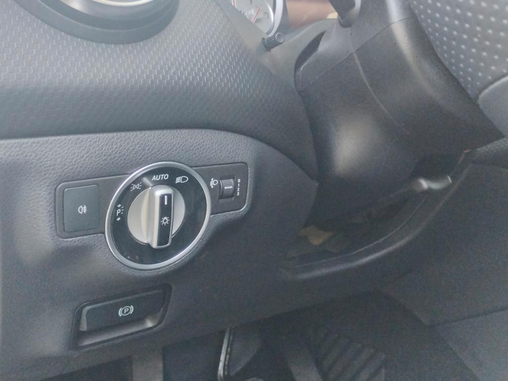 Mercedes Classe A A 180 cdi.SEDILI SPORTIVI.CERCHI 17.BLUETOOTH