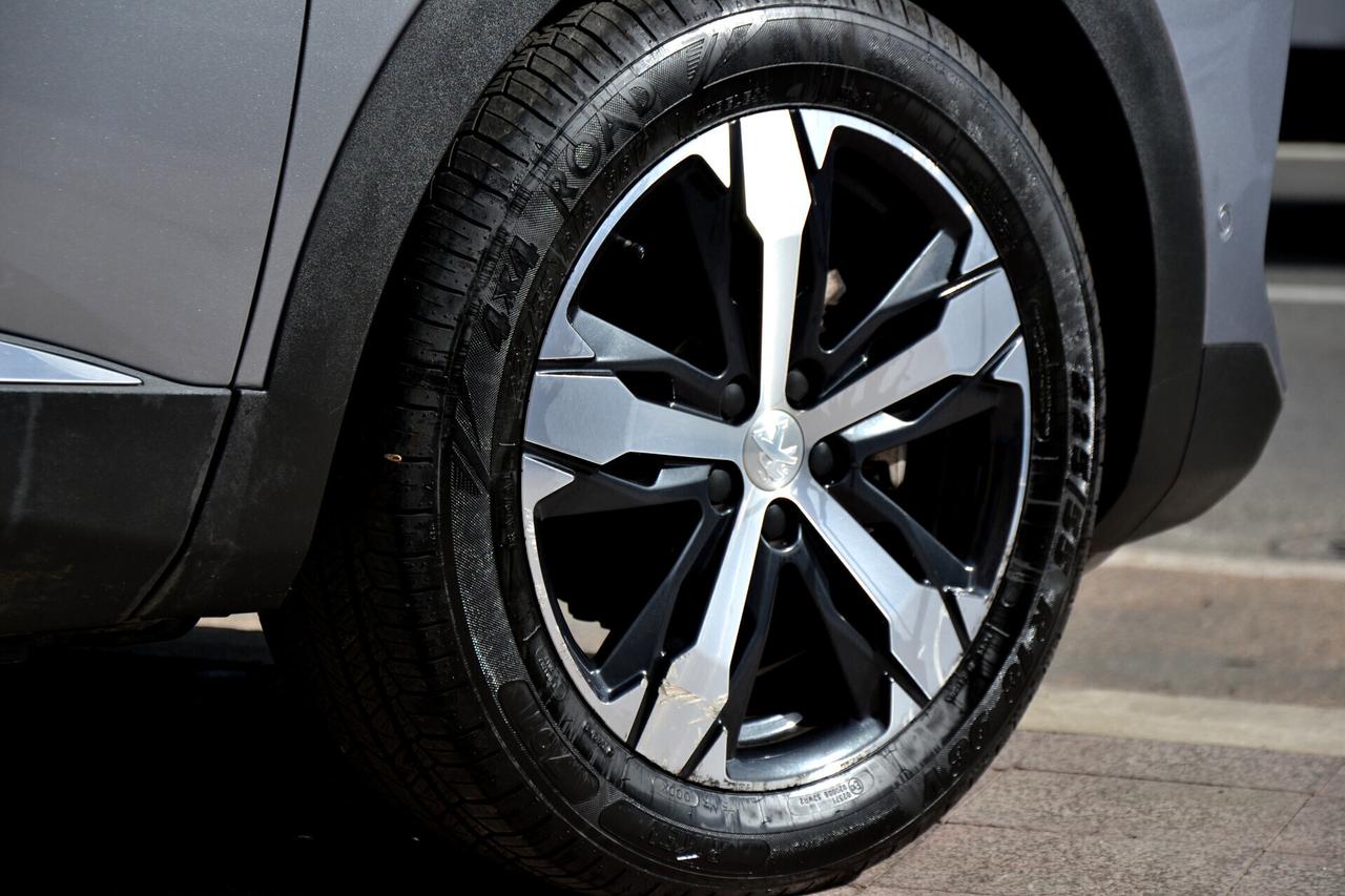 Peugeot 5008 1.5 HDi 130CV 7 POSTI AUT.**PREZZO REALE**UNIPRO'*