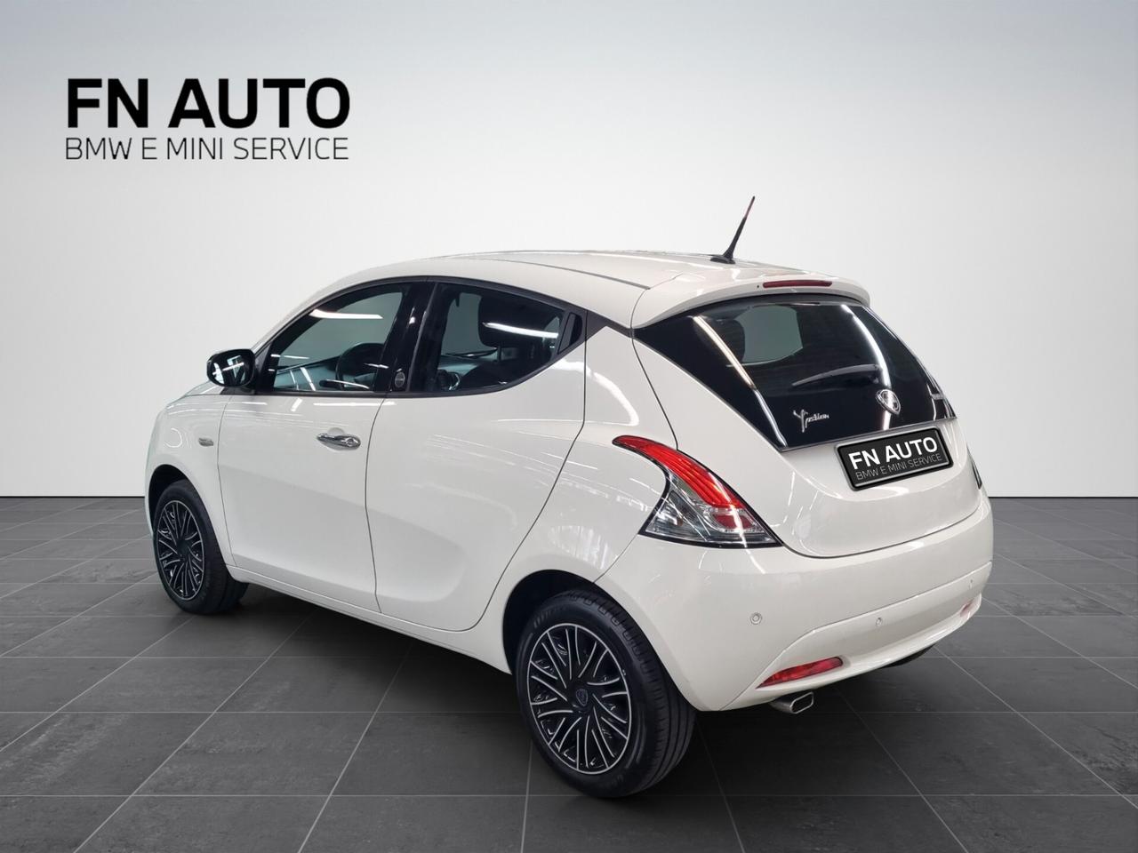 Lancia Ypsilon 1.0 FireFly 5 porte S&S Hybrid Ecochic Gold
