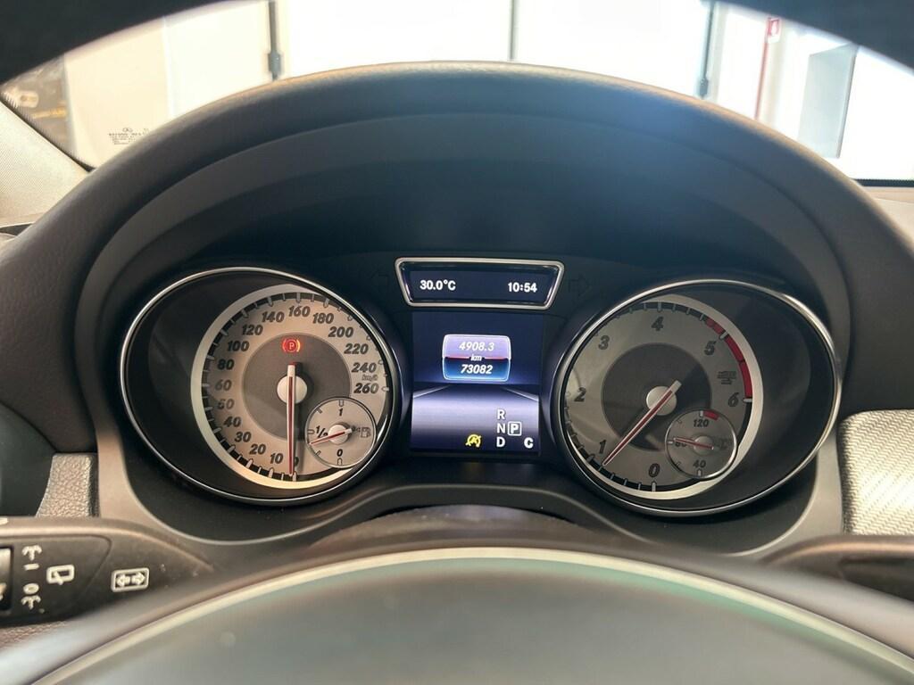Mercedes GLA 180 180 Business 7G-DCT