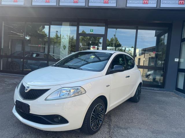 LANCIA Ypsilon 1.2 69 CV 5 porte GPL Ecochic Gold