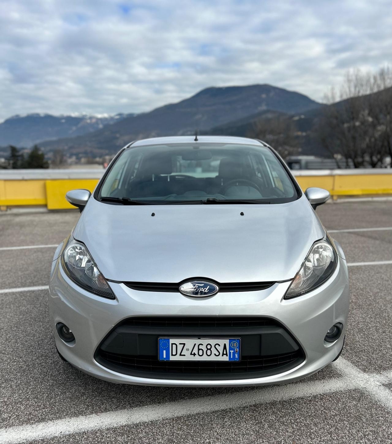 Ford Fiesta 1.4 TDCi Titanium 2010 Neopatentati