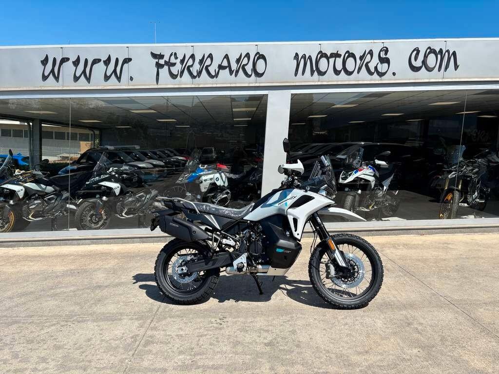 Cf Moto MT 1000X KM0 Tua a solo 92 Euro al mese