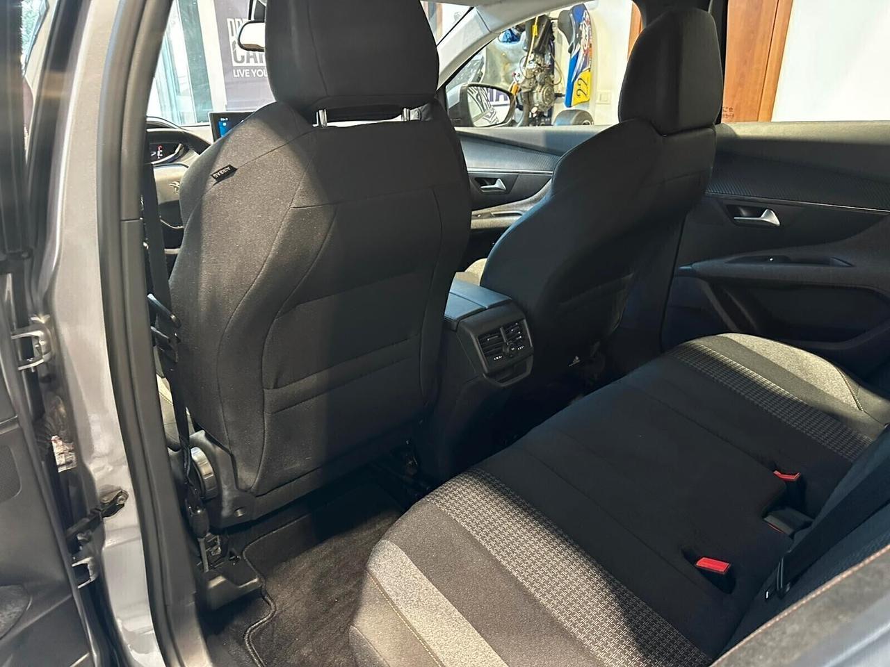 Peugeot 3008 BlueHDi 130 S&S Allure