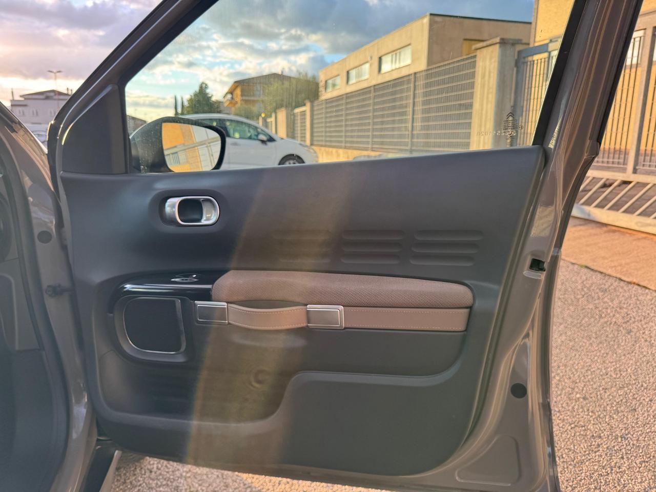 Citroen C4 Cactus PureTech 82 Shine 122000 km