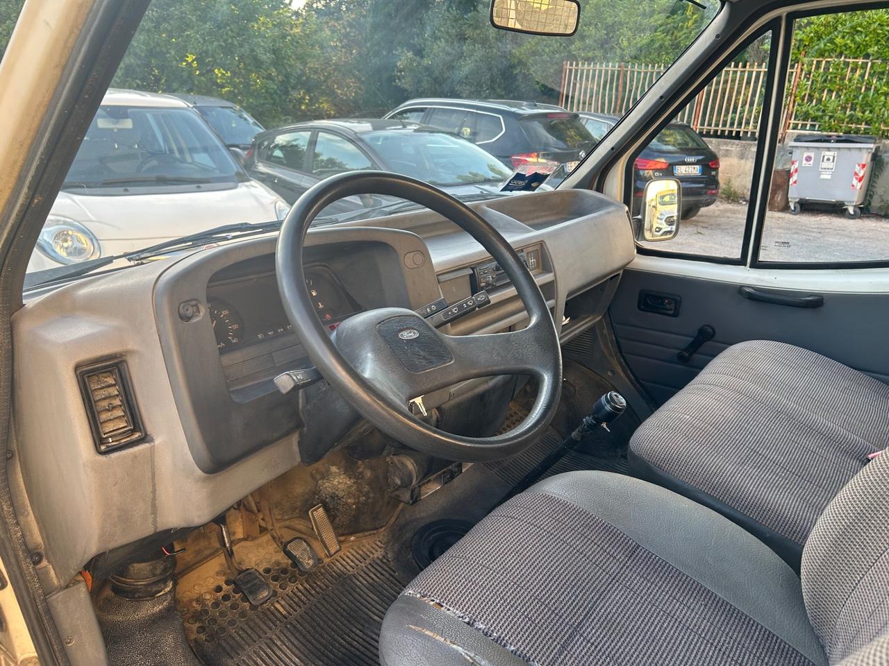 Ford Transit 2.5 Diesel Cassone fisso