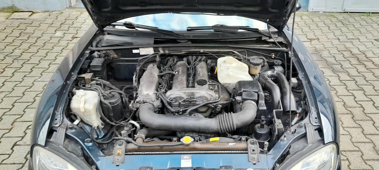 Mazda MX-5 1.6i 16V cat