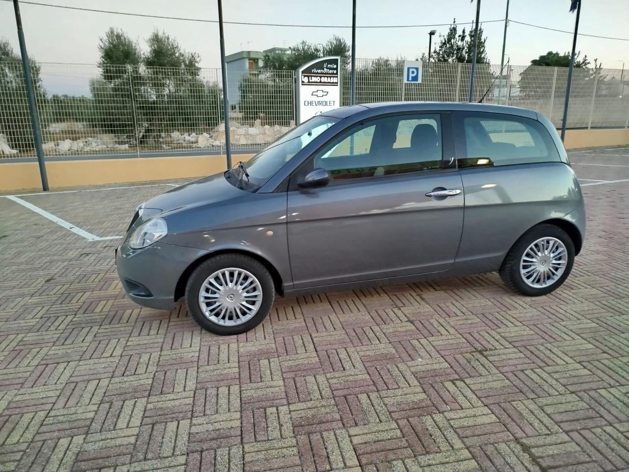 Lancia Ypsilon 1.2 Platino