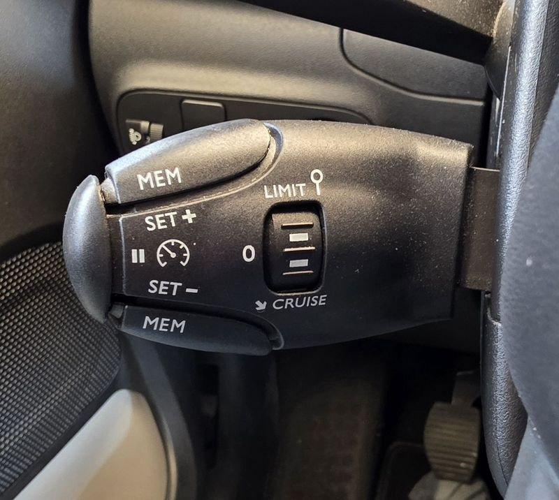 Citroën C3 C3 1.2 puretech Shine s&s 83cv neopatentati