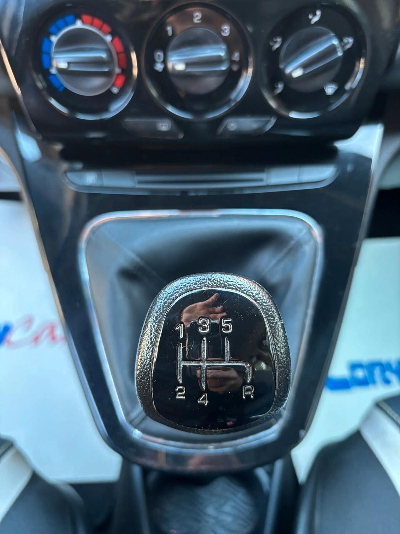 Lancia Ypsilon 0.9 TwinAir 85 CV 5 porte Metano Ecochic Gold NEOPATENTATI