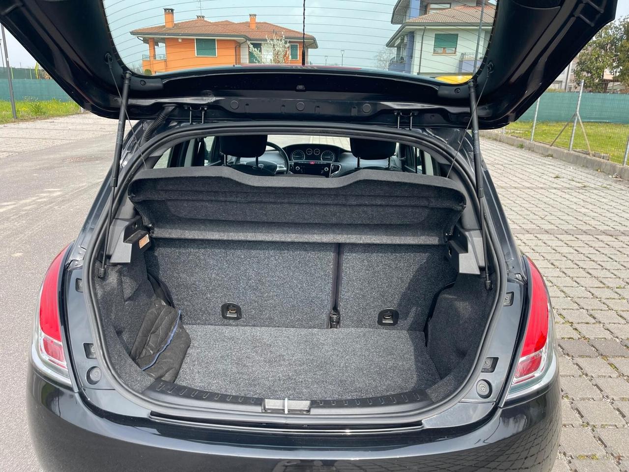 Lancia Ypsilon 1.2 69 CV 5 porte GPL Ecochic Gold