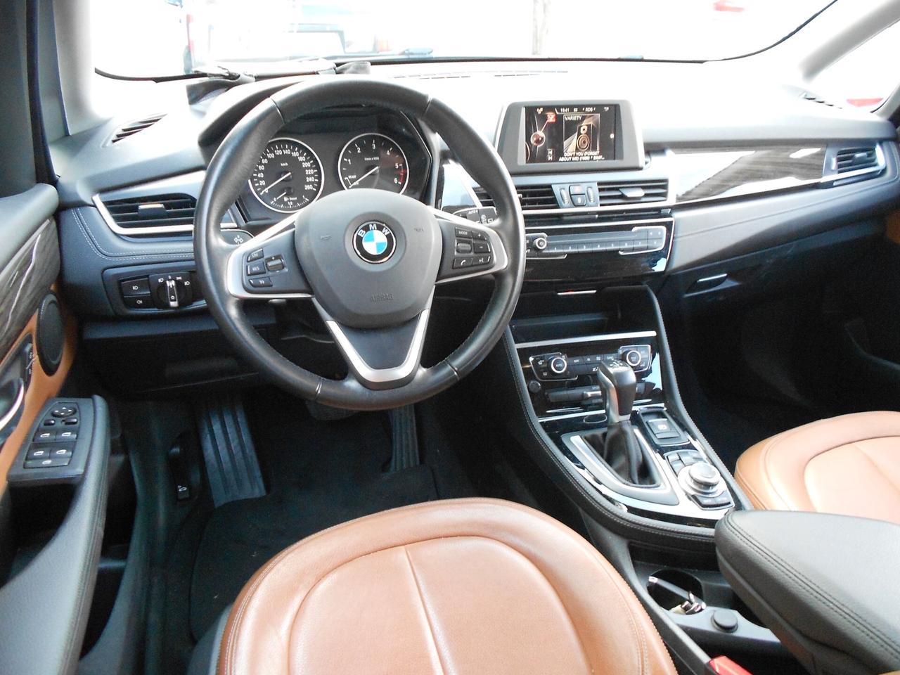 Bmw 2er Active Tourer 220d xDrive Luxury aut.