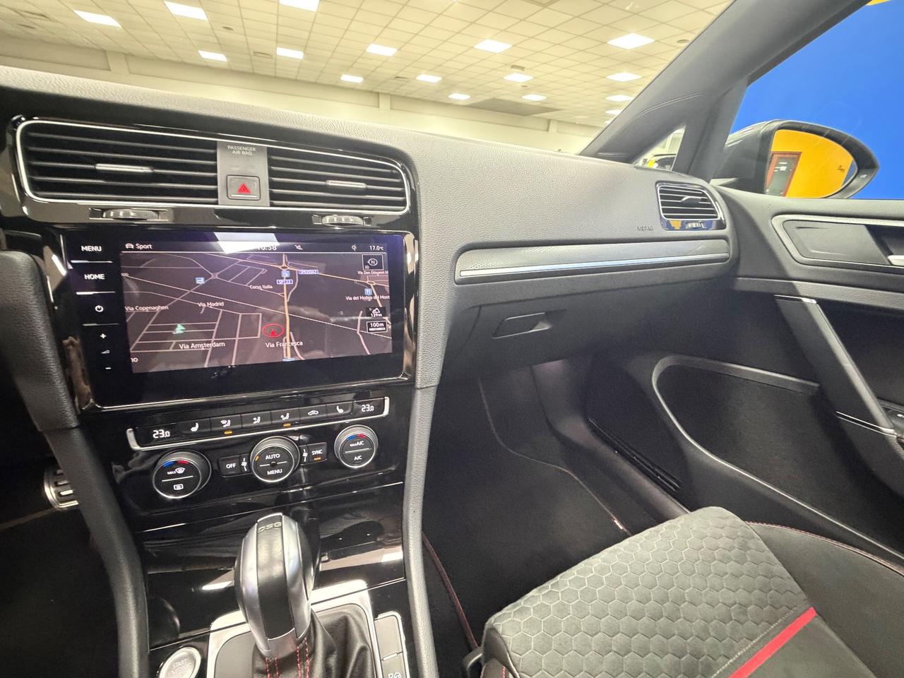 Volkswagen Golf GTI 230 CV TETTO APRIBILE*INTERNI SPORTIVI**PARI AL NUOVO**