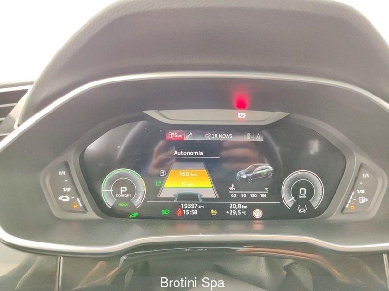 Audi Q3 Q3 45 TFSI e S tronic Identity Black