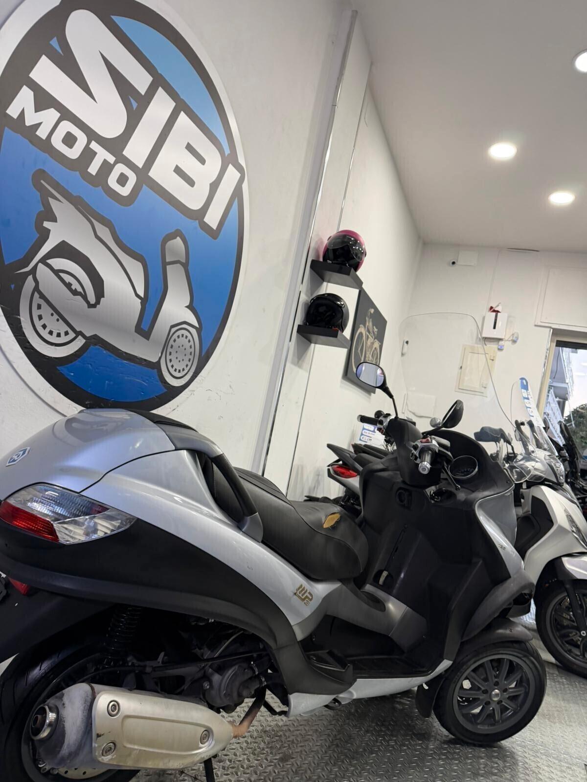 Piaggio MP3 125