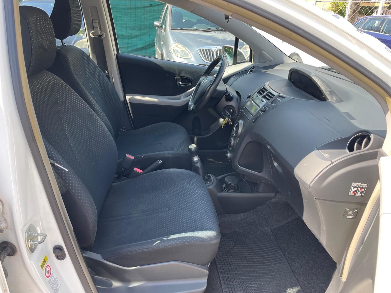 Toyota Yaris 1.0 5 porte
