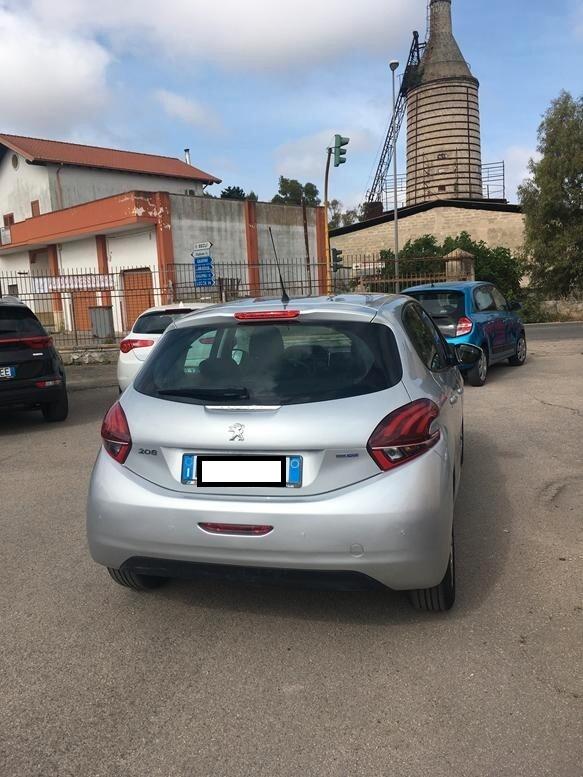 Peugeot 208 BlueHDi 75 5 porte Allure