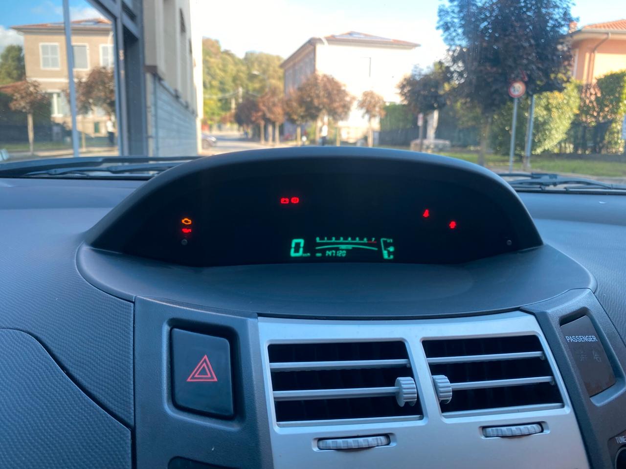 Toyota Yaris 1.0 5 porte Sol