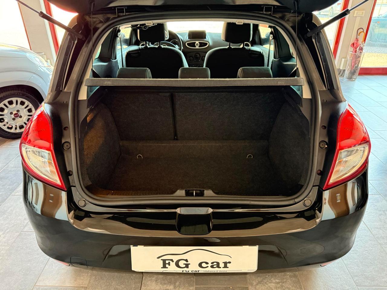 Renault Clio 1.2 16V 3 porte Luxe 100Cv NEOPATENTATI