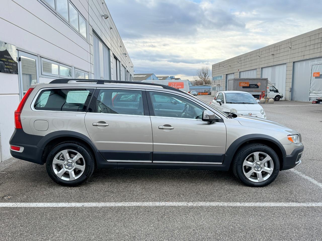 Volvo XC 70 XC70 D5 AWD Summum