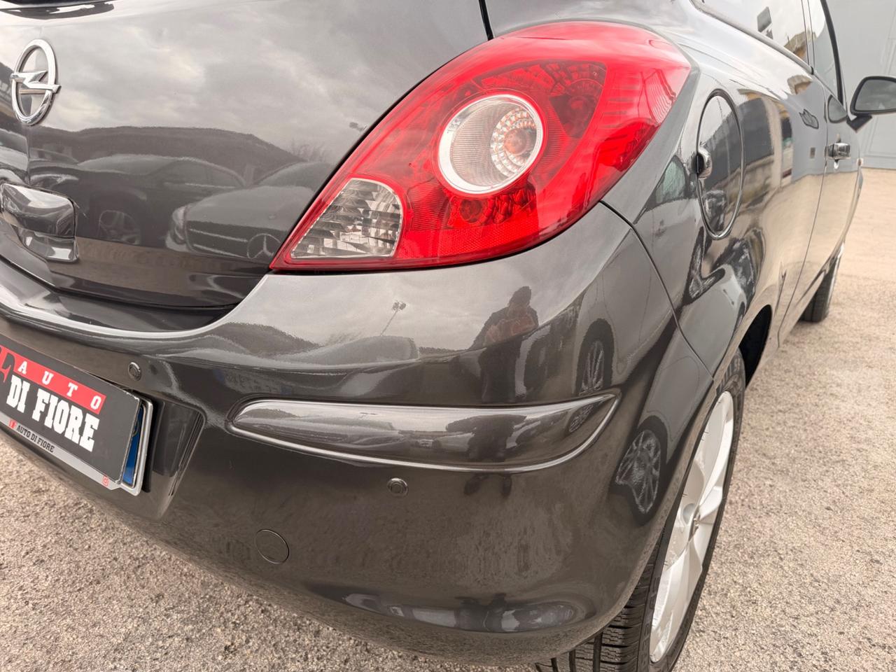 Opel Corsa 1.2 GPL-TECH Di Serie ENJOI
