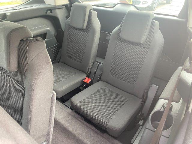 PEUGEOT 5008 1.6 HDi 115CV Business 7 posti