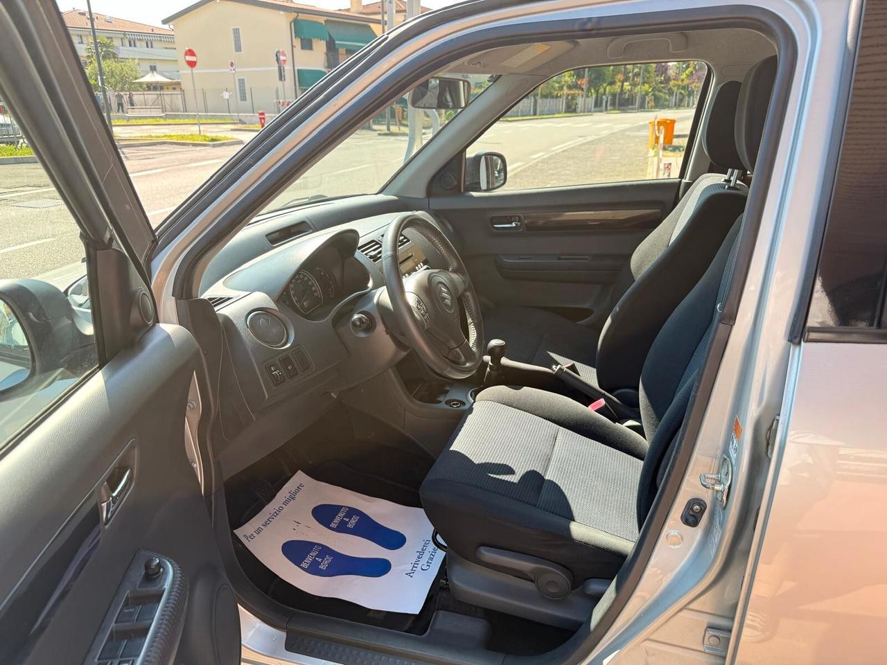 Suzuki Swift 1.3 4x4 5p. GL