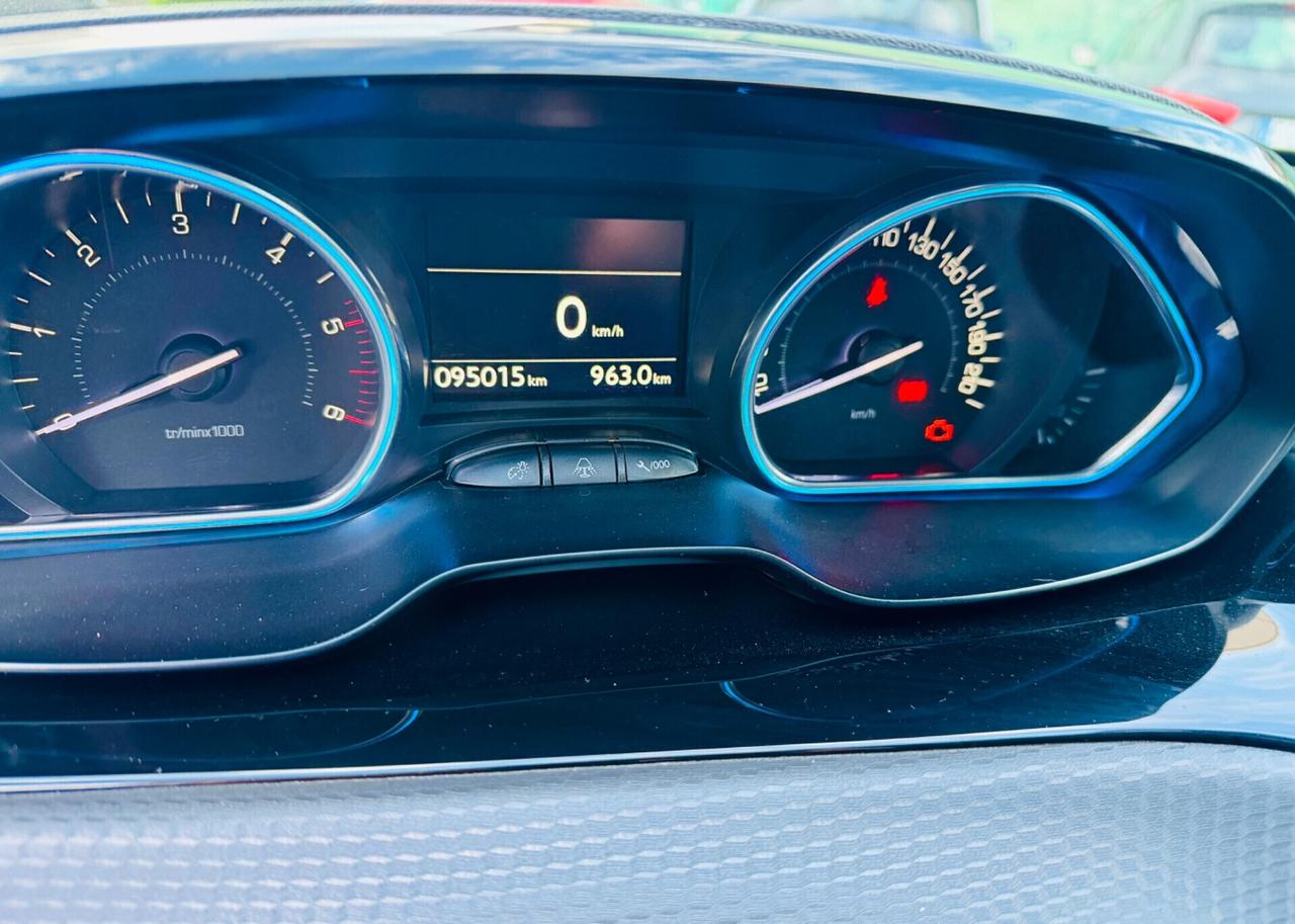 Peugeot 2008 BlueHDi 100 S&S Allure!!!