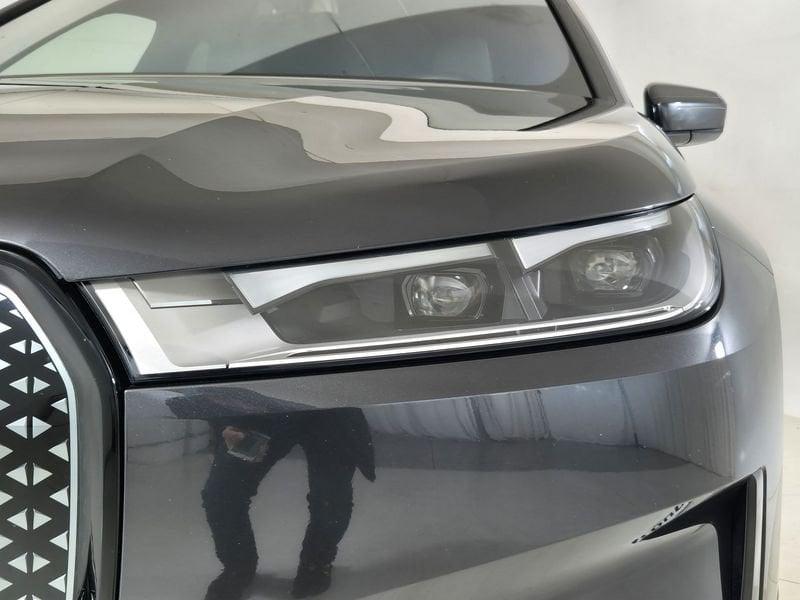 BMW iX i20 2021 xdrive40 pacchetto sportivo