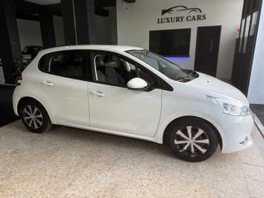 Peugeot 208 1.4 HDi 68 CV 5 porte Neopatentati