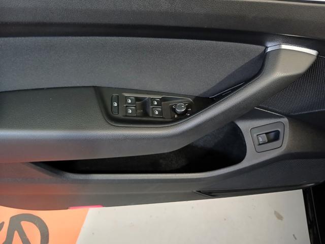 VOLKSWAGEN Passat Variant 2.0 TDI DSG Business + KM SOLO AUTOSTRADA!!!