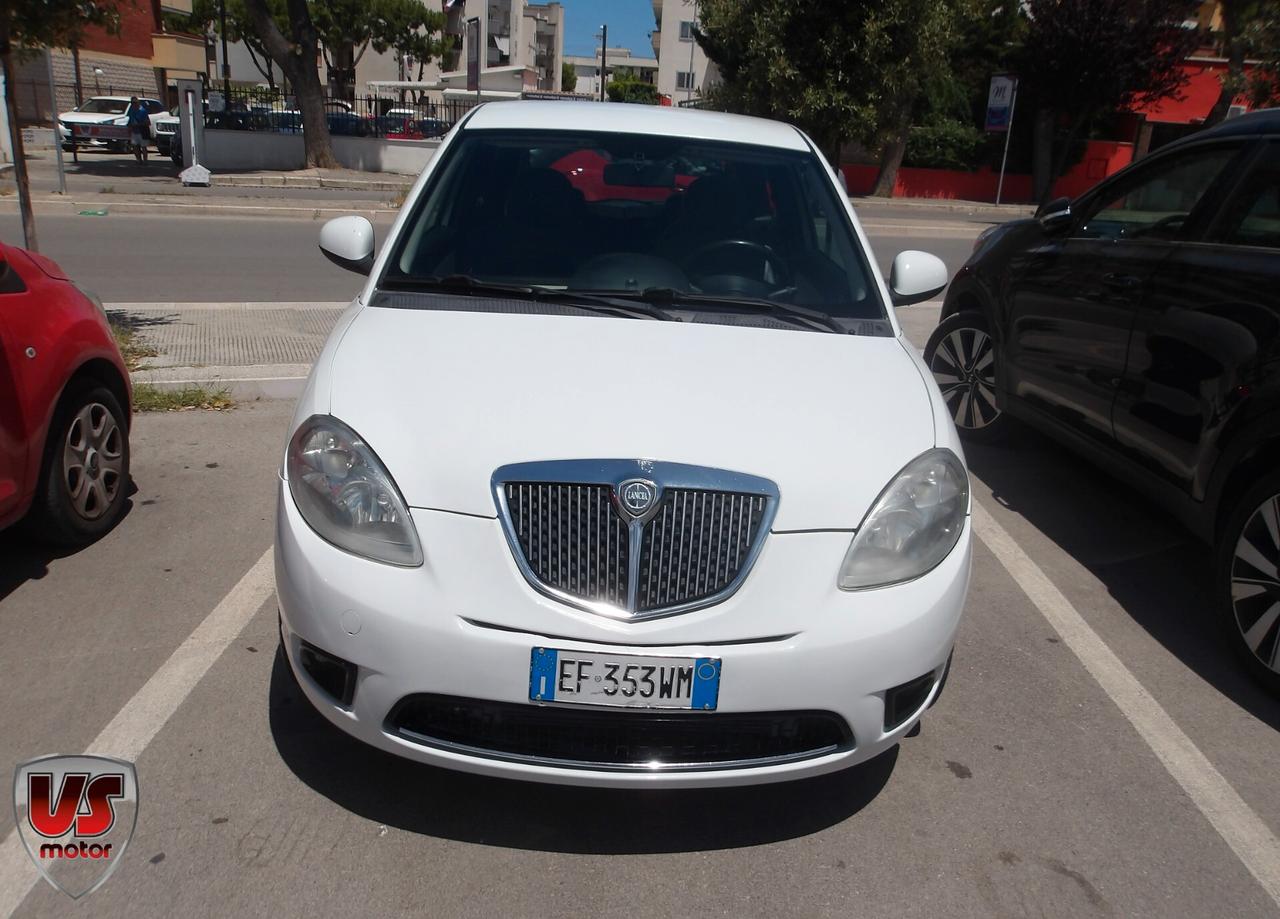 LANCIA YPSILON 1.2 BENZ-2010