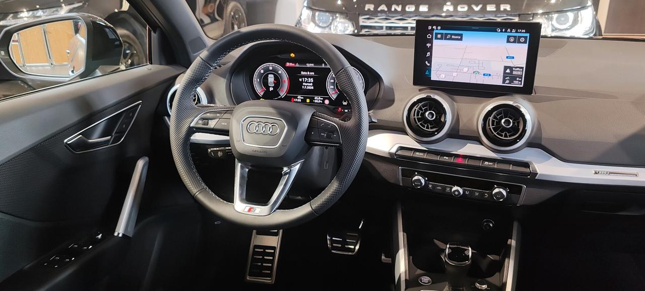 Audi Q2 35 TDI S tronic Identity Black