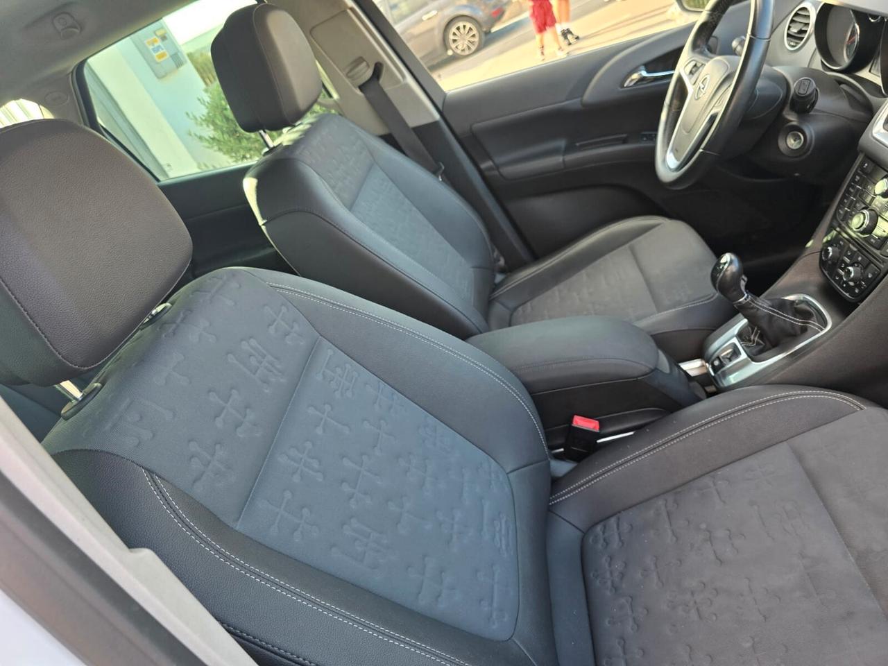 Opel Meriva 1.7 CDTI 110CV b-color Panoramic