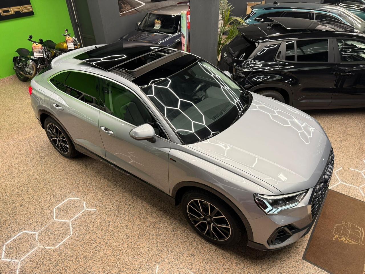 Audi Q3 TETTO Sportback SPB 35 TDI S tronic line