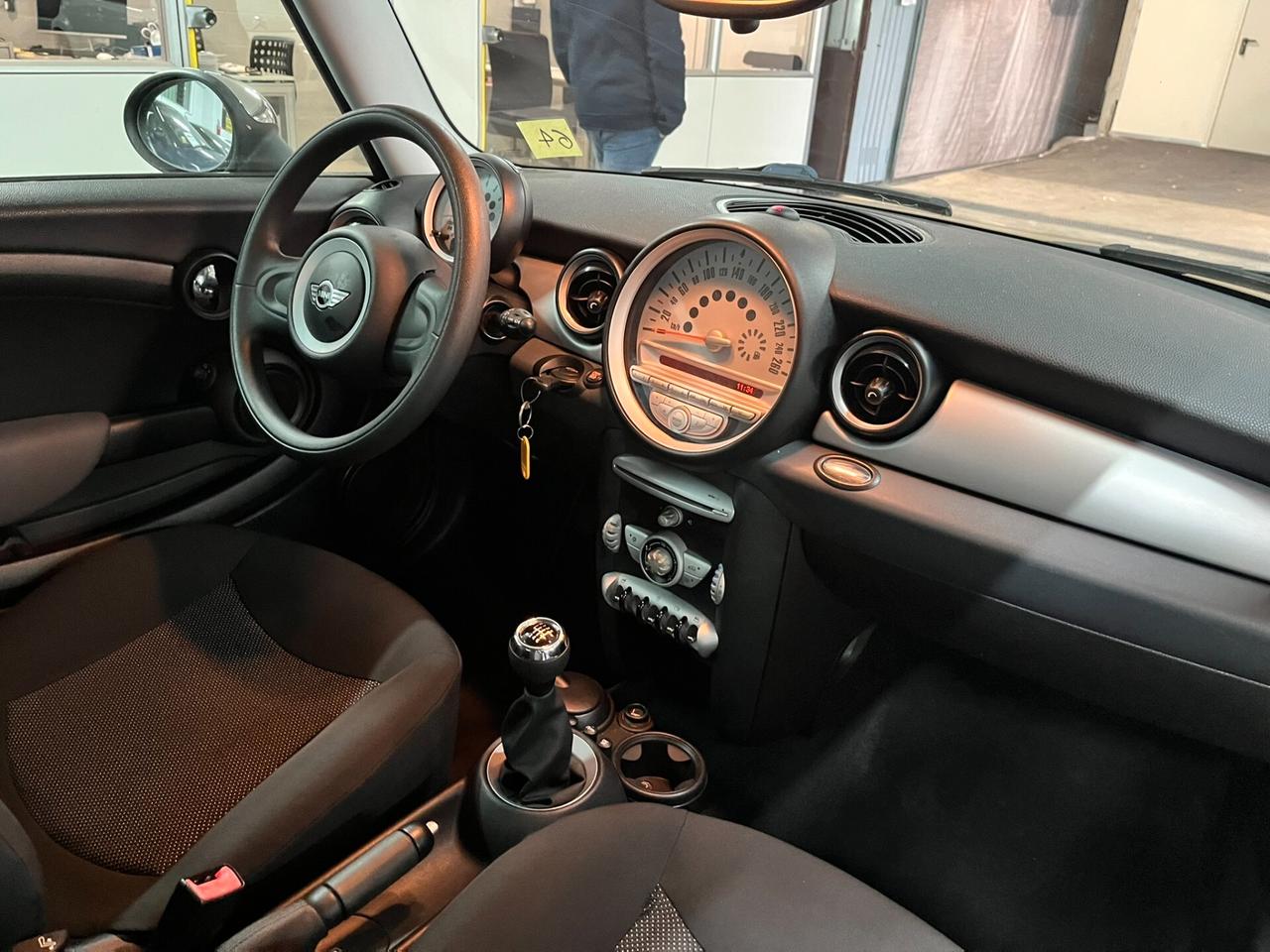 Mini 1.4 solamente 90mila km