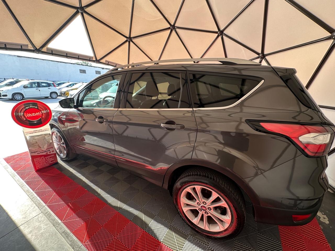 Ford Kuga 1.5 TDCI 120 CV S&S 2WD Powershift Titanium