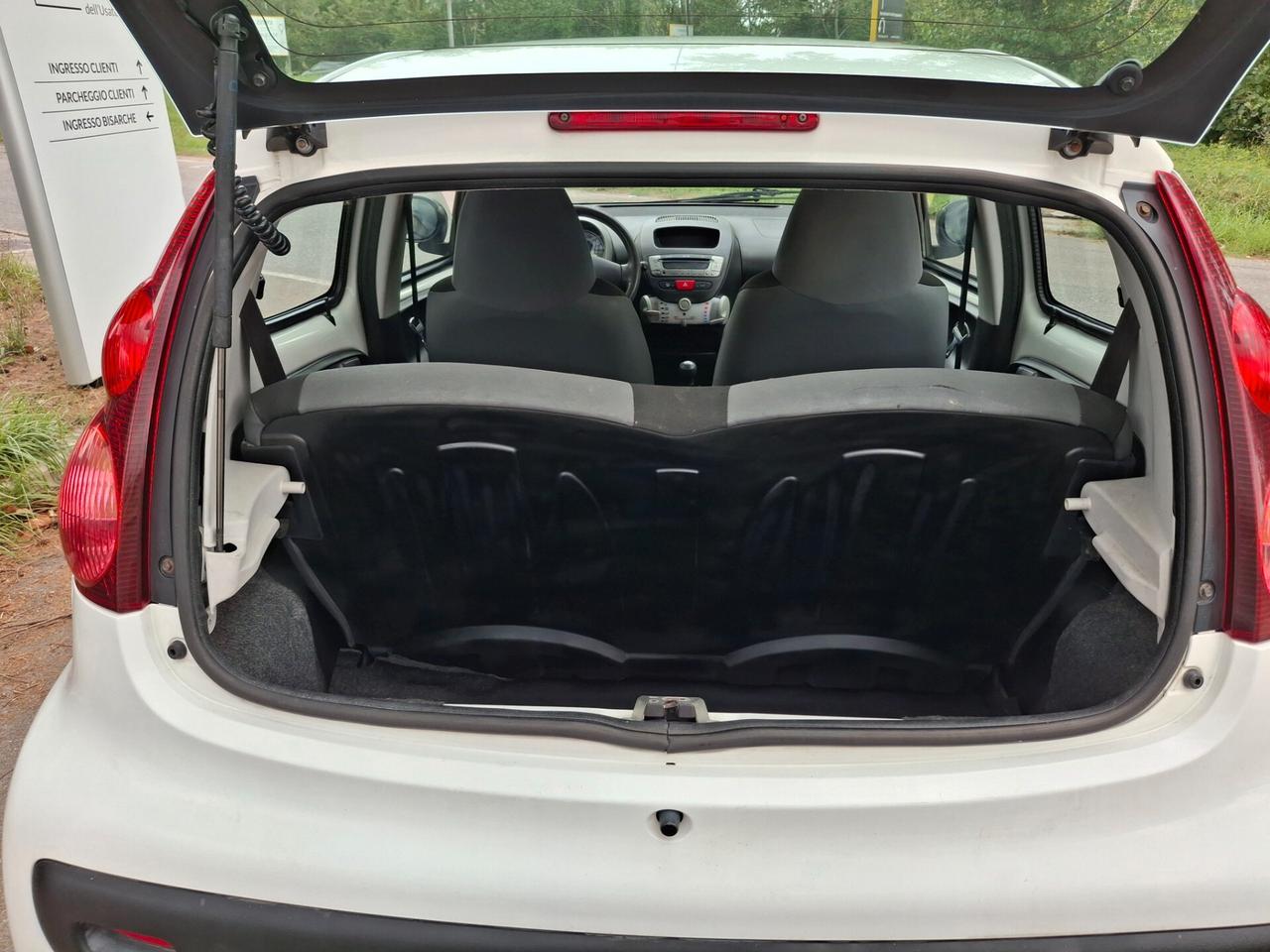 Peugeot 107 1.0 Benzina 68CV. 5 Porte-OK NEOPATENTATI-