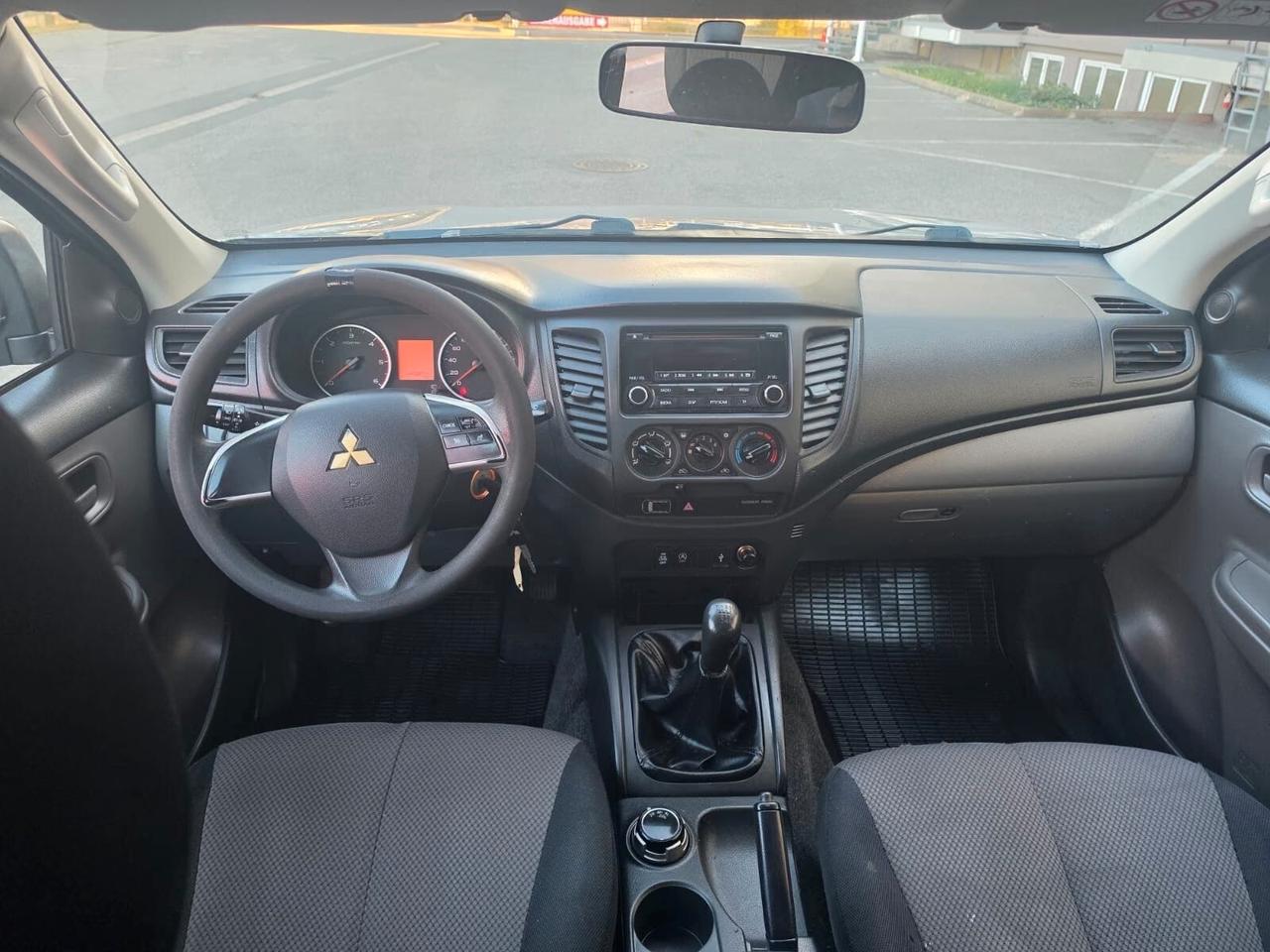 Mitsubishi L200 DC CLIMA CERCHI E GANCIO