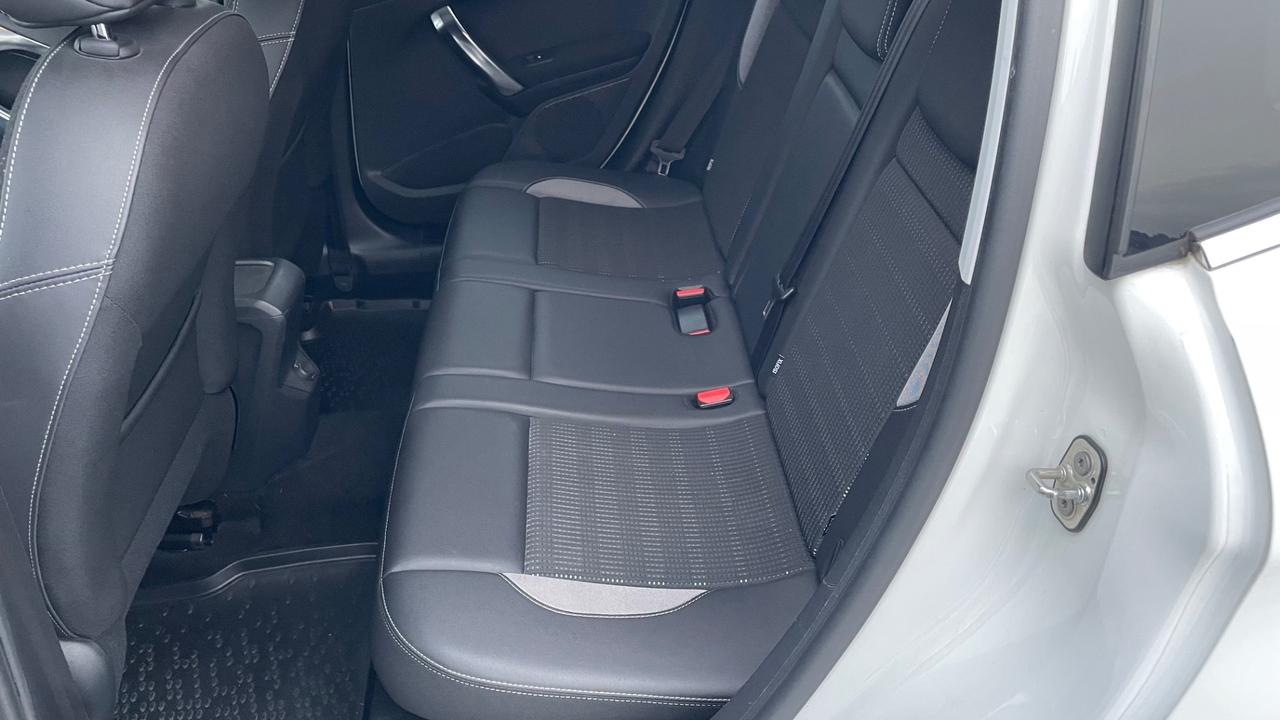 Peugeot 2008 BlueHDi 100 Black Matt "Euro6B"