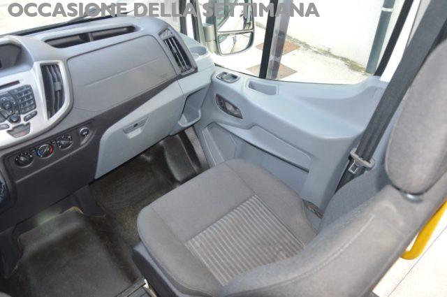 FORD Transit 9 POSTI CON PEDANA DI CARICO