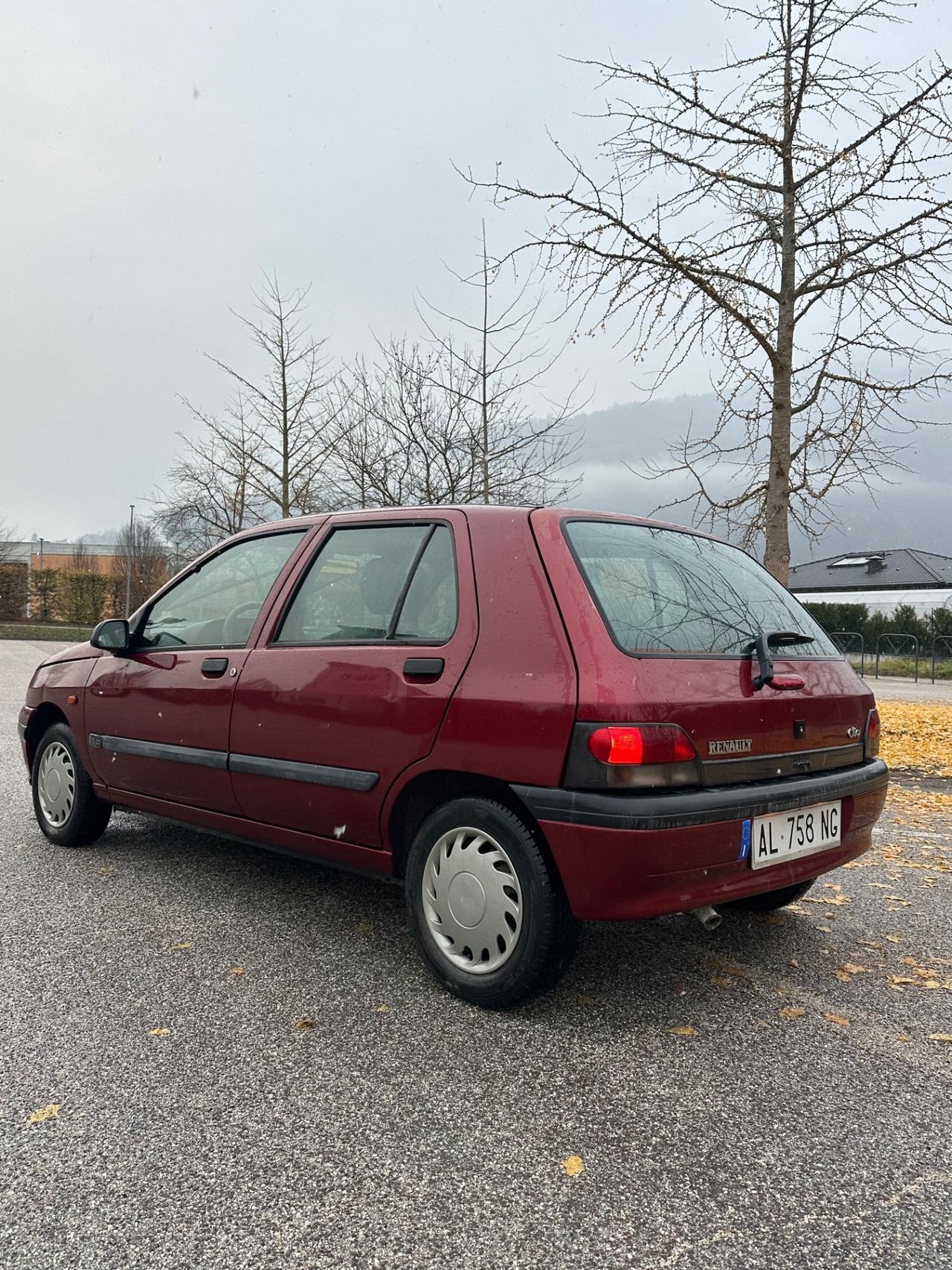 Renault Clio 1.2 neopatentati