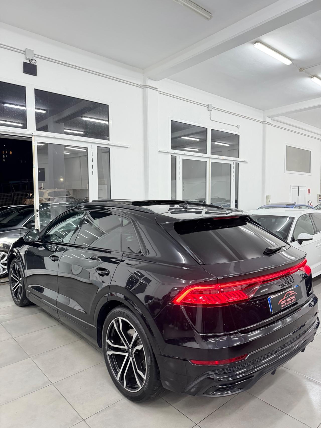 Audi Q8 50 TDI 286 CV quattro S-line FINANZIABILE